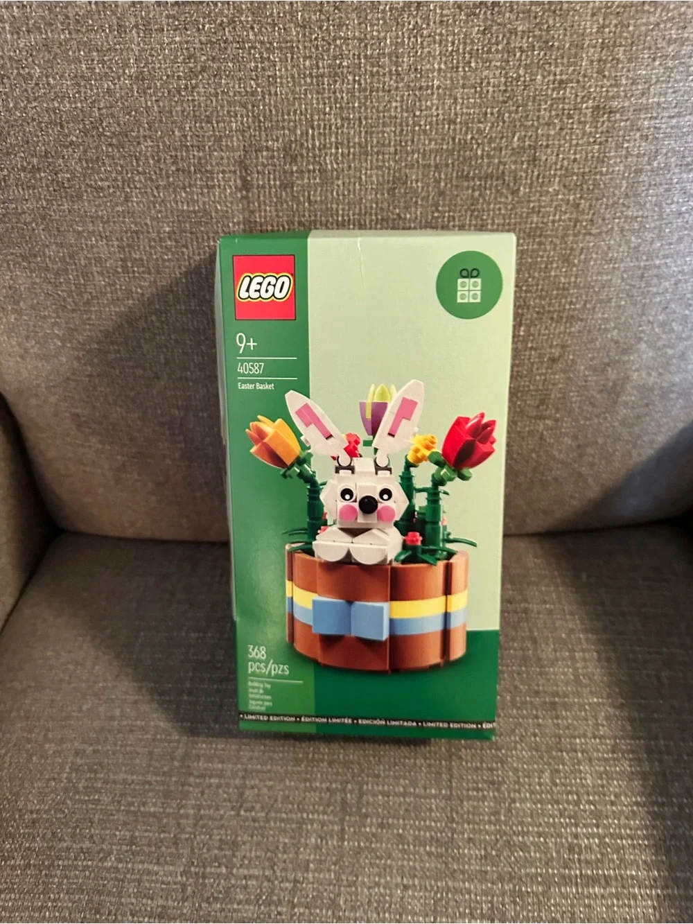 Lego White Bunny in Brown Basket with Pink, Red, Yellow & Blue Accents 40587